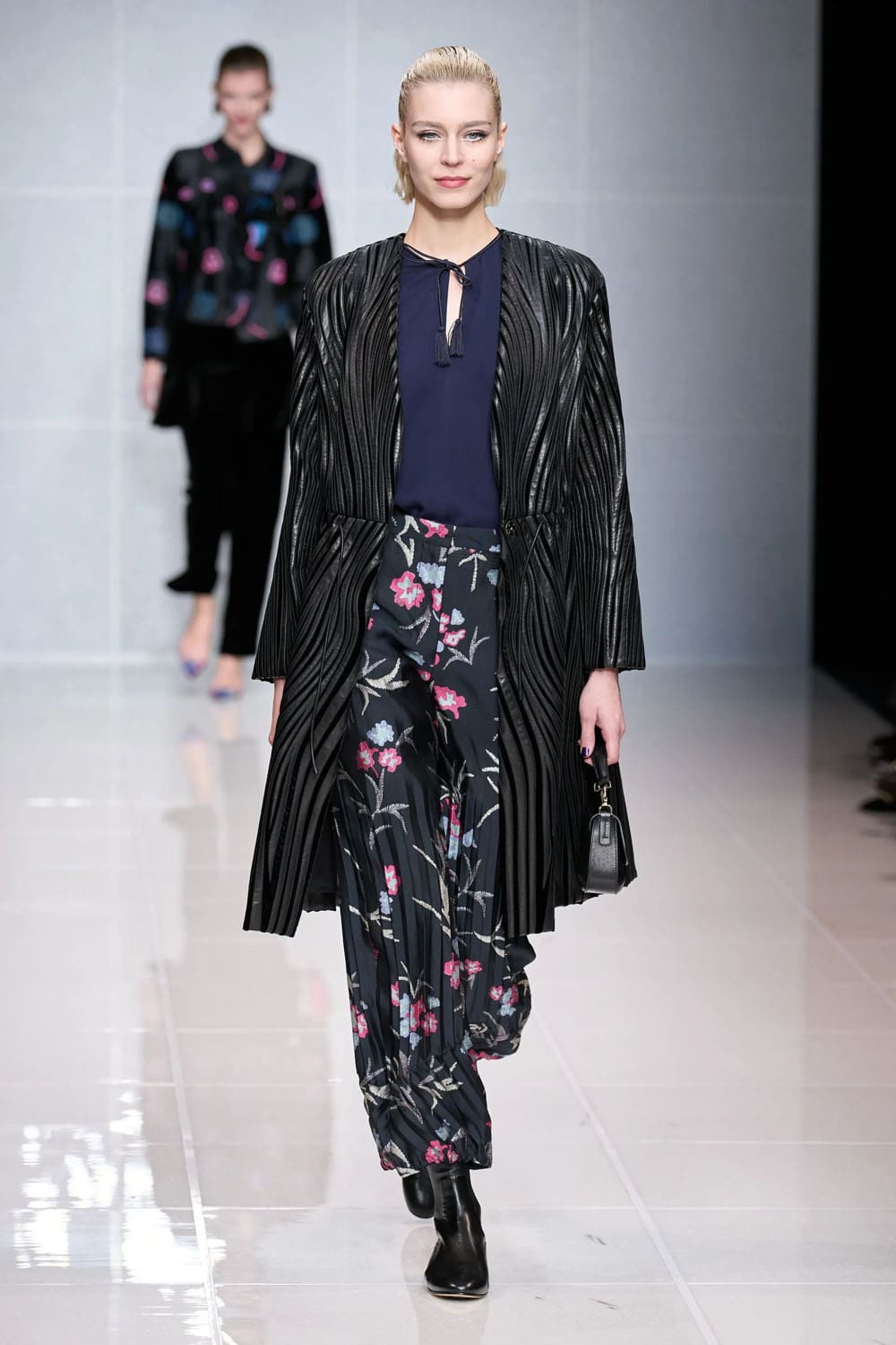 Giorgio Armani Autunno Inverno 2024 2025 Runway Magazine (27)