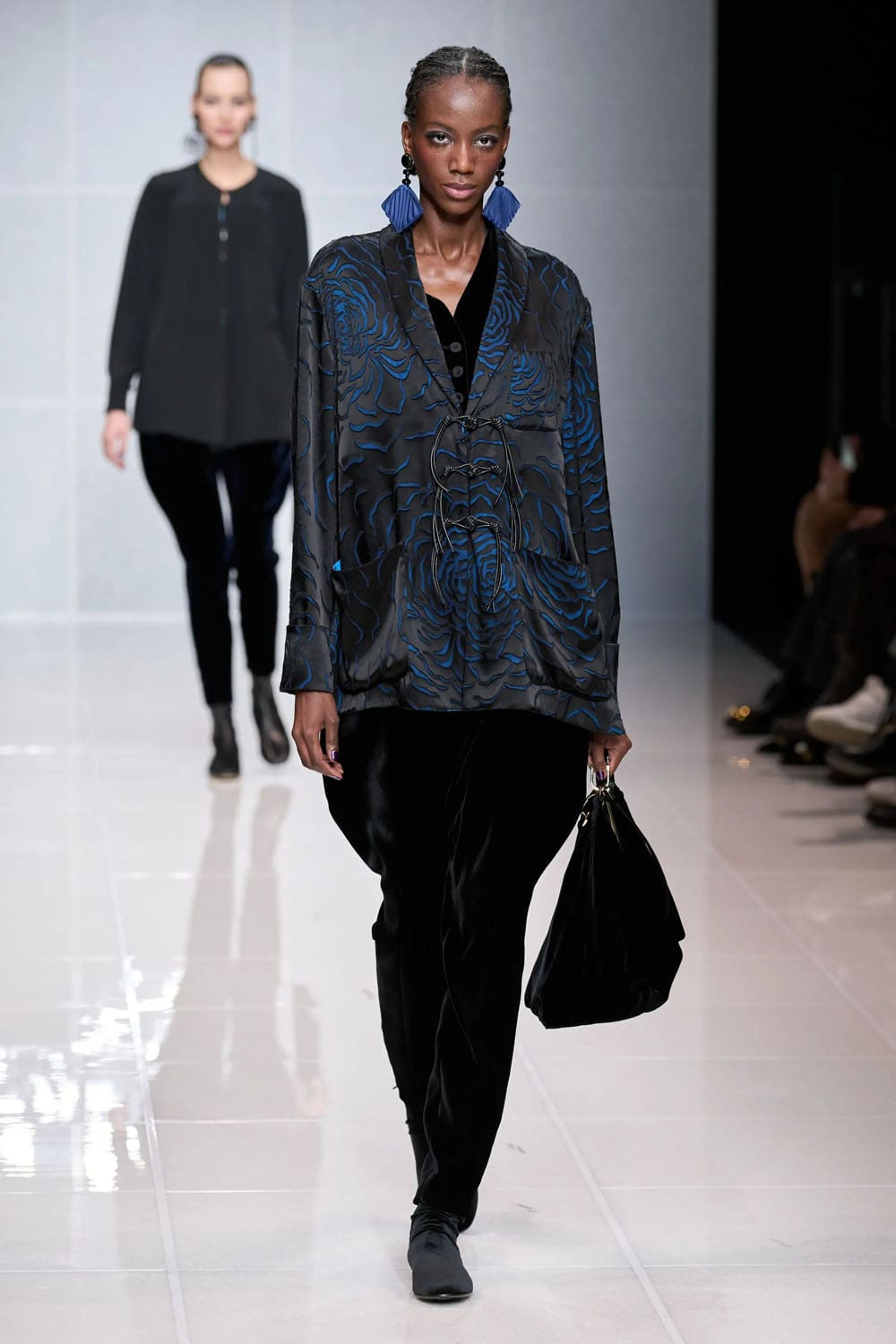 Giorgio Armani Autunno Inverno 2024 2025 Runway Magazine (33)