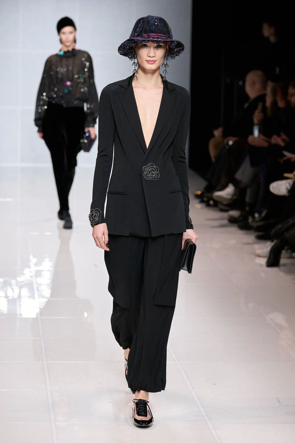 Giorgio Armani Autunno Inverno 2024 2025 Runway Magazine (46)