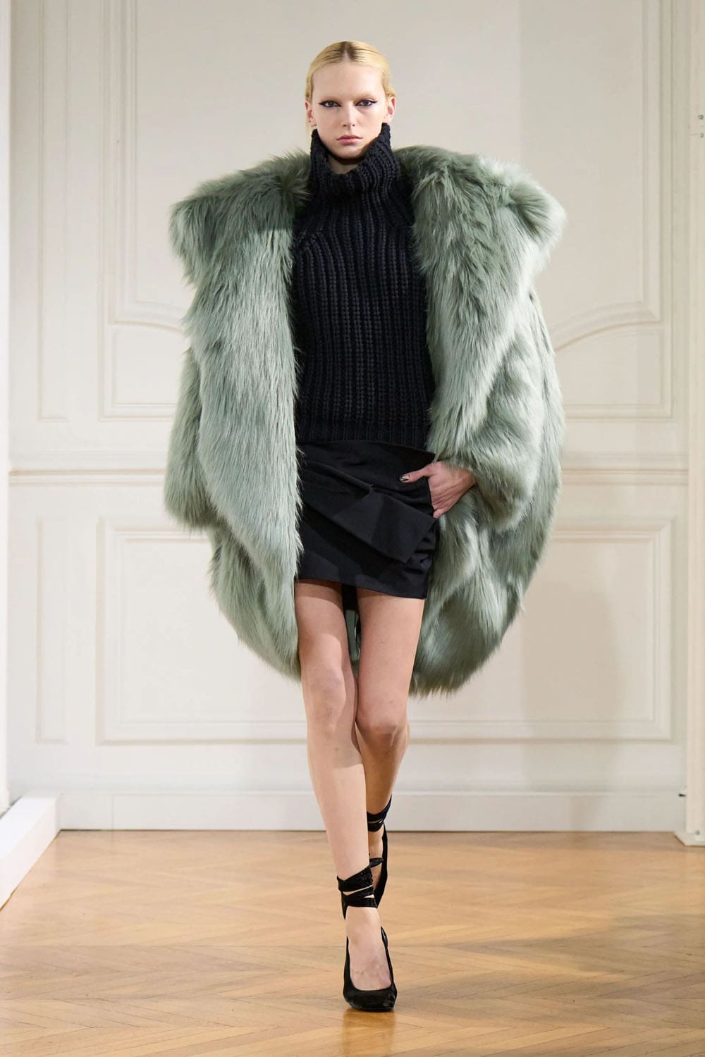 Givenchy Fall 2024 Fall Winter 2024 2025 Runway Magazine (14)