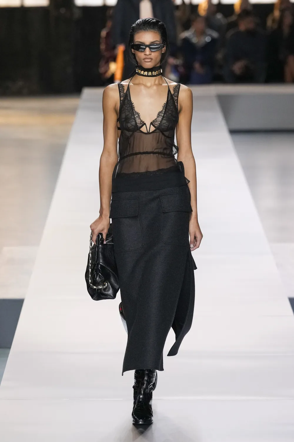 古驰 (Gucci) 秋冬 2024 2025 Runway 杂志(12)