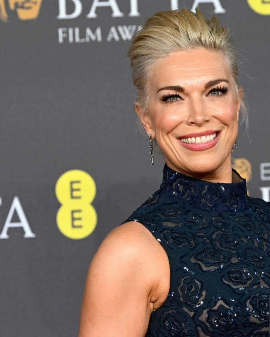Ханна Уоддингем в Oscar de la Renta на церемонии BAFTA 2024 4