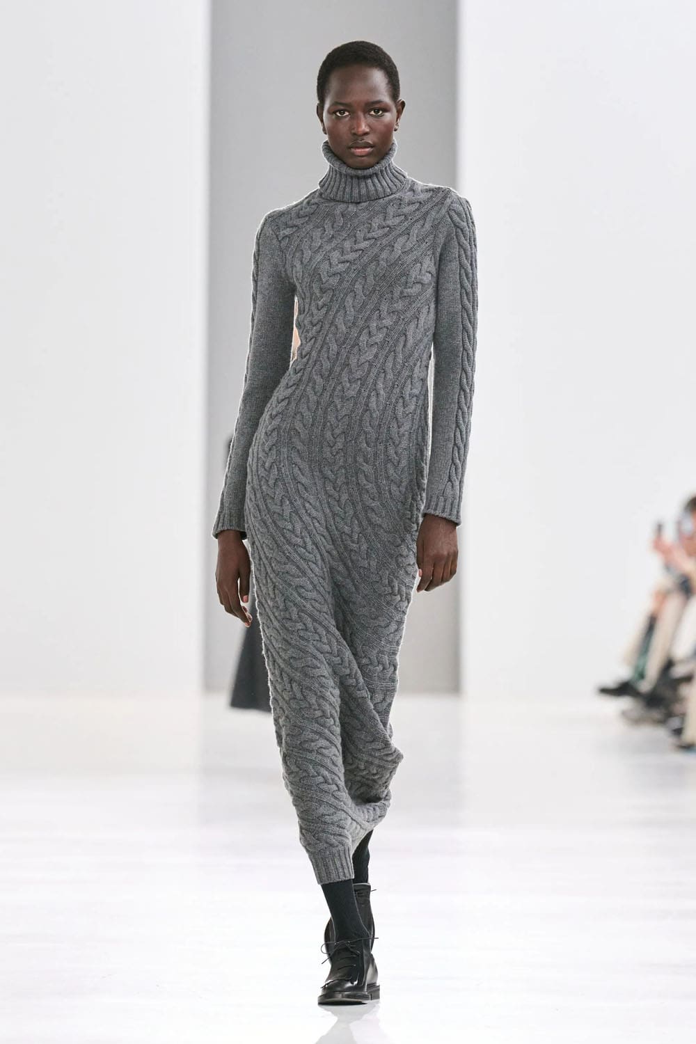 Max Mara 秋冬系列 2024 2025 Runway 杂志(20)