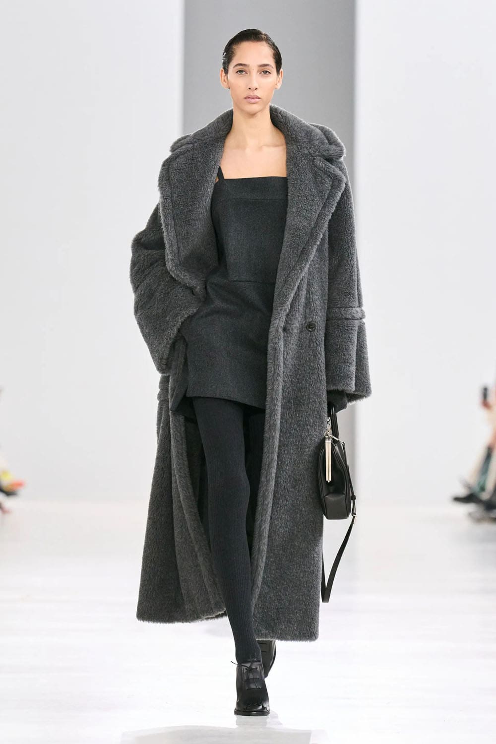Max Mara 秋冬系列 2024 2025 Runway 杂志(21)