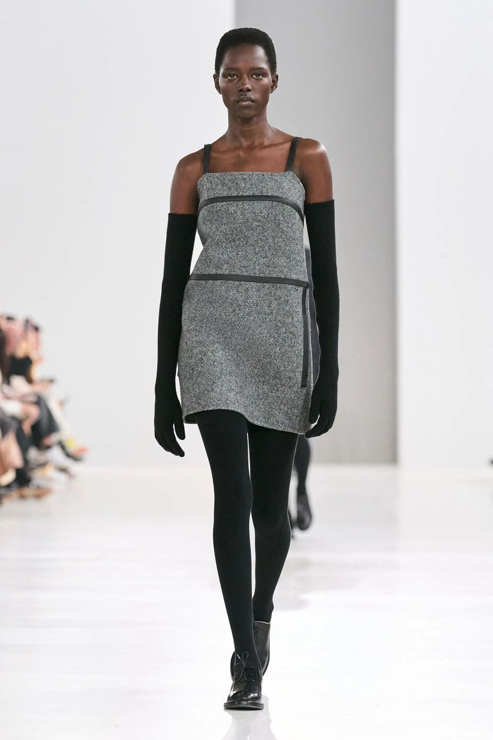 Max Mara 秋冬系列 2024 2025 Runway 杂志(25)