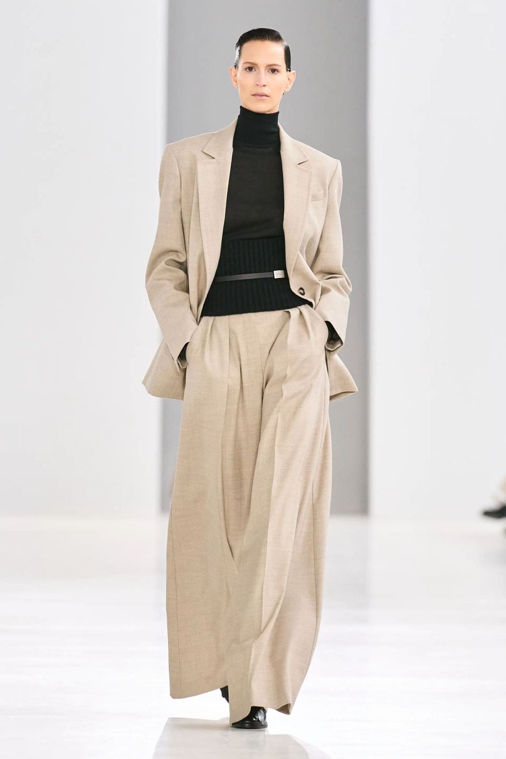 Max Mara 秋冬系列 2024 2025 Runway 杂志(29)