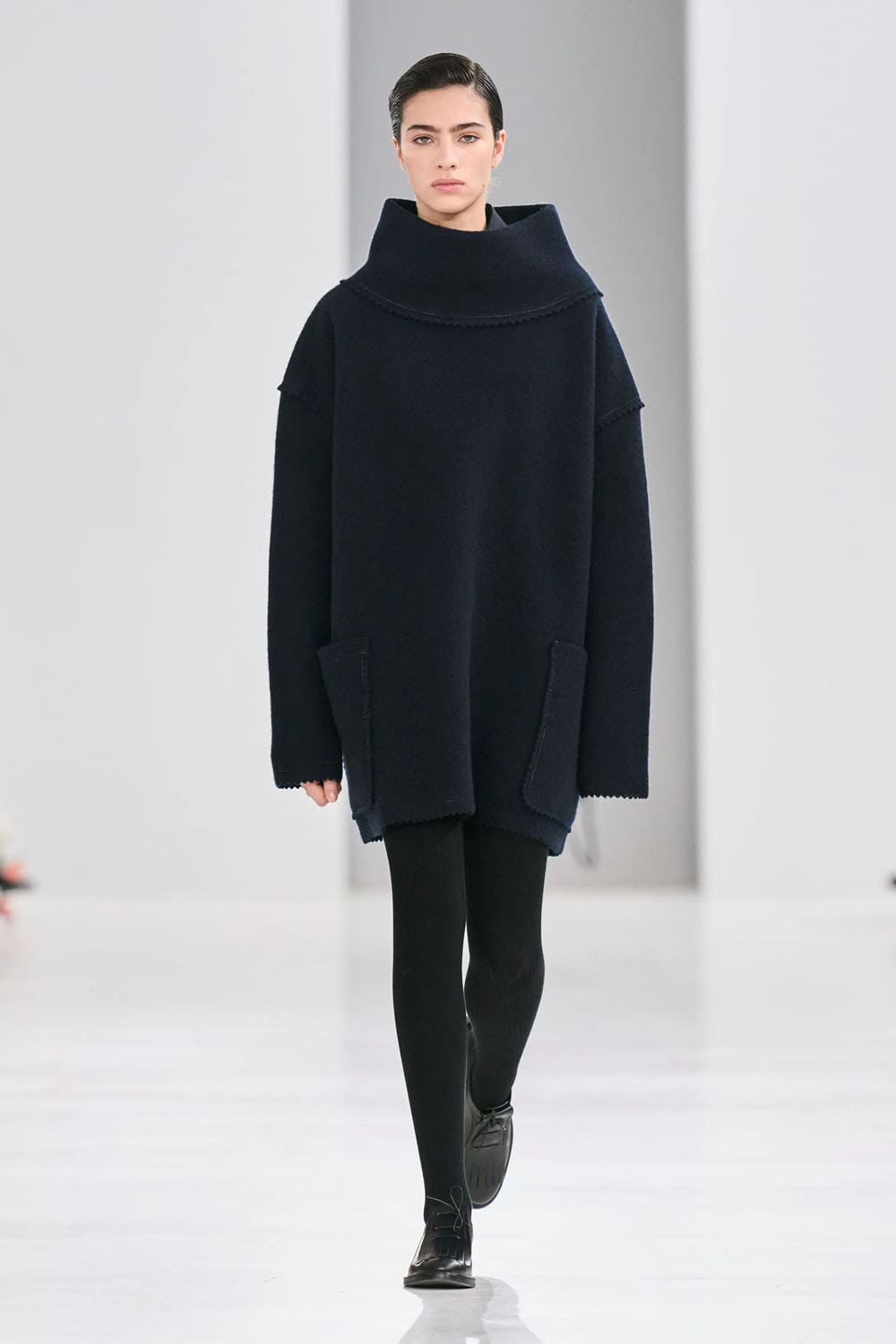 Max Mara 秋冬系列 2024 2025 Runway 杂志(3)