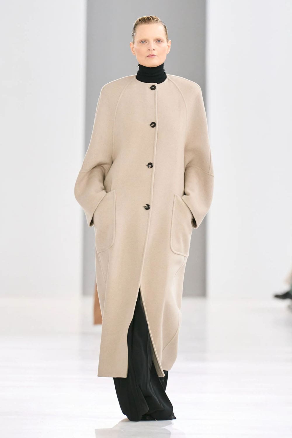 Max Mara 秋冬系列 2024 2025 Runway 杂志(30)