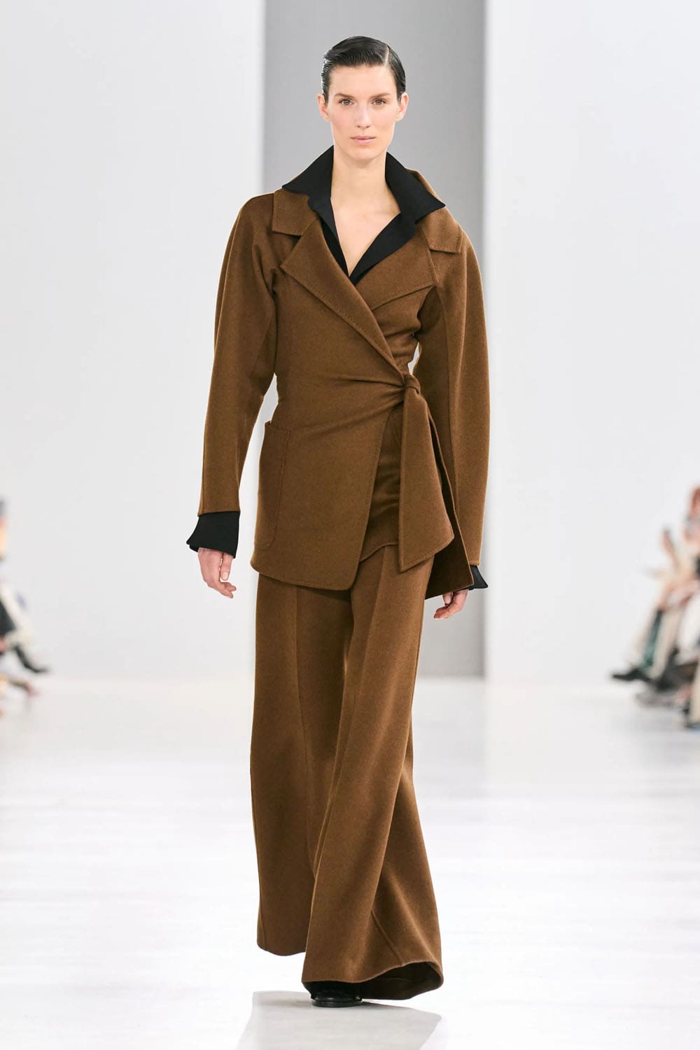 Max Mara 秋冬系列 2024 2025 Runway 杂志(36)