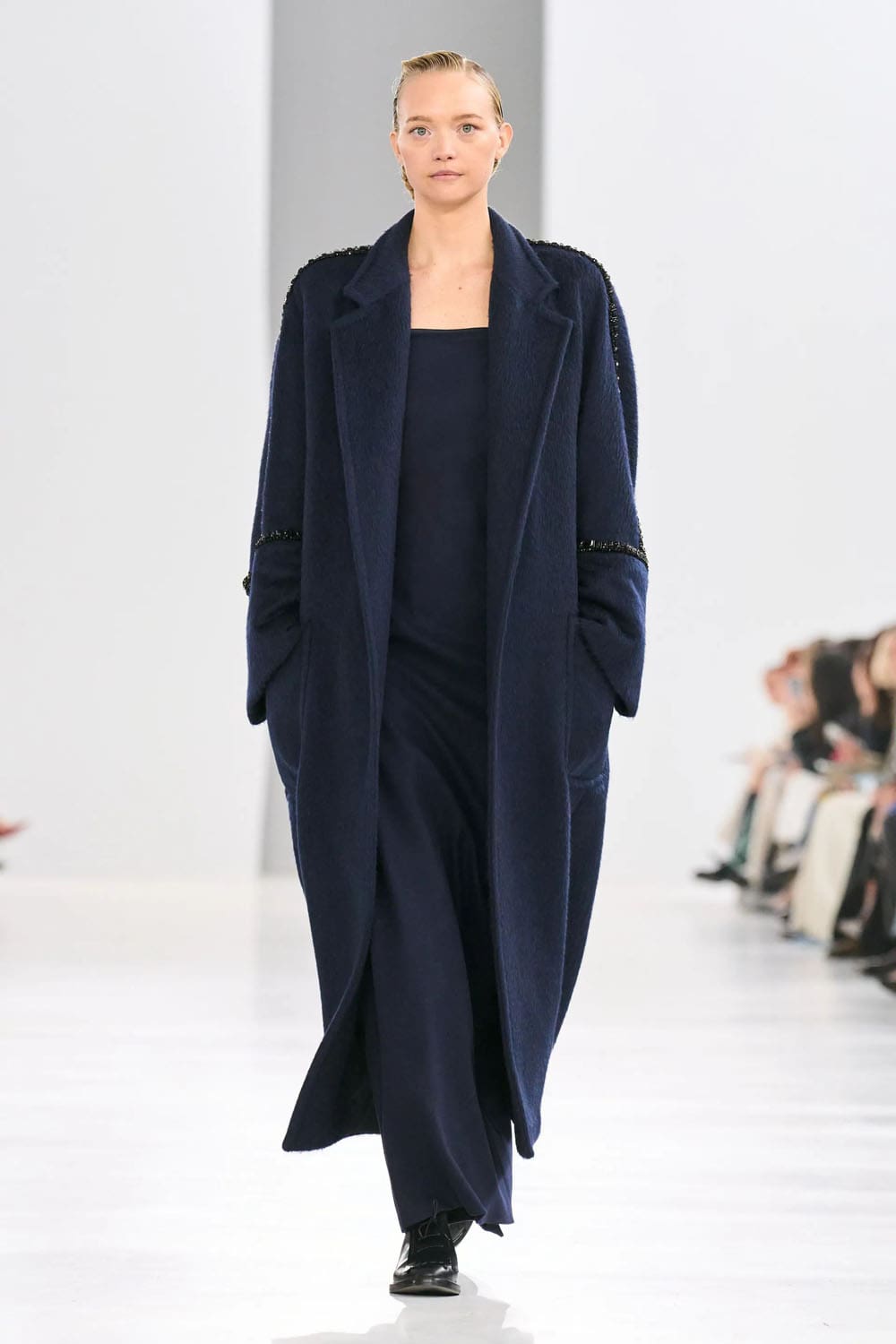 Max Mara 秋冬系列 2024 2025 Runway 杂志(49)