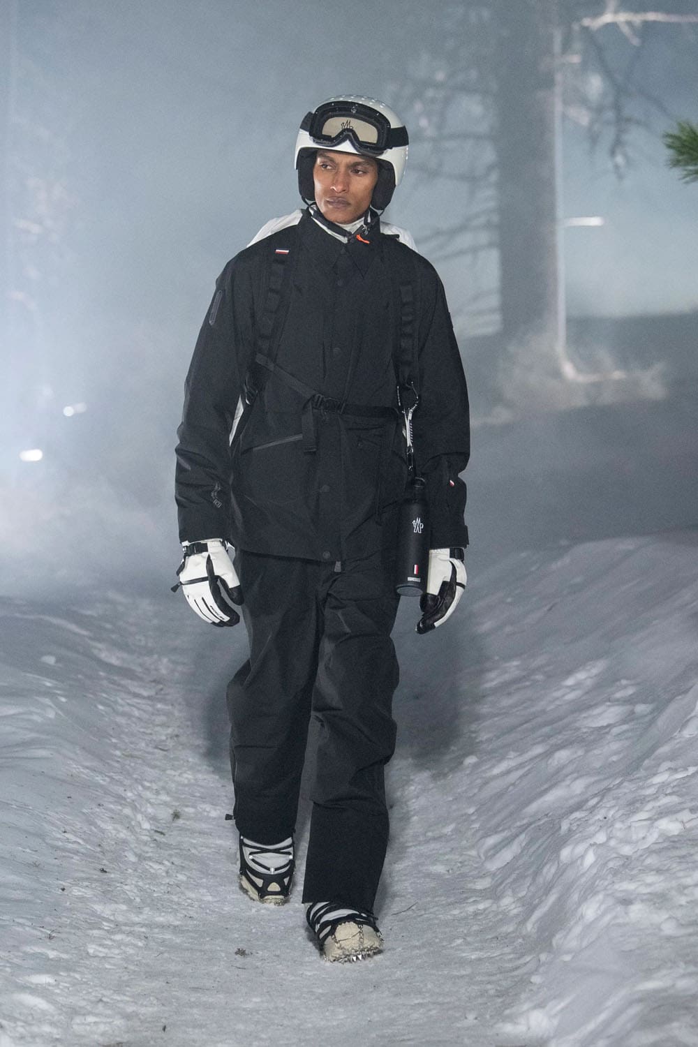 Moncler Grenoble Fall Winter 2024 2025 Runway Magazine (44)