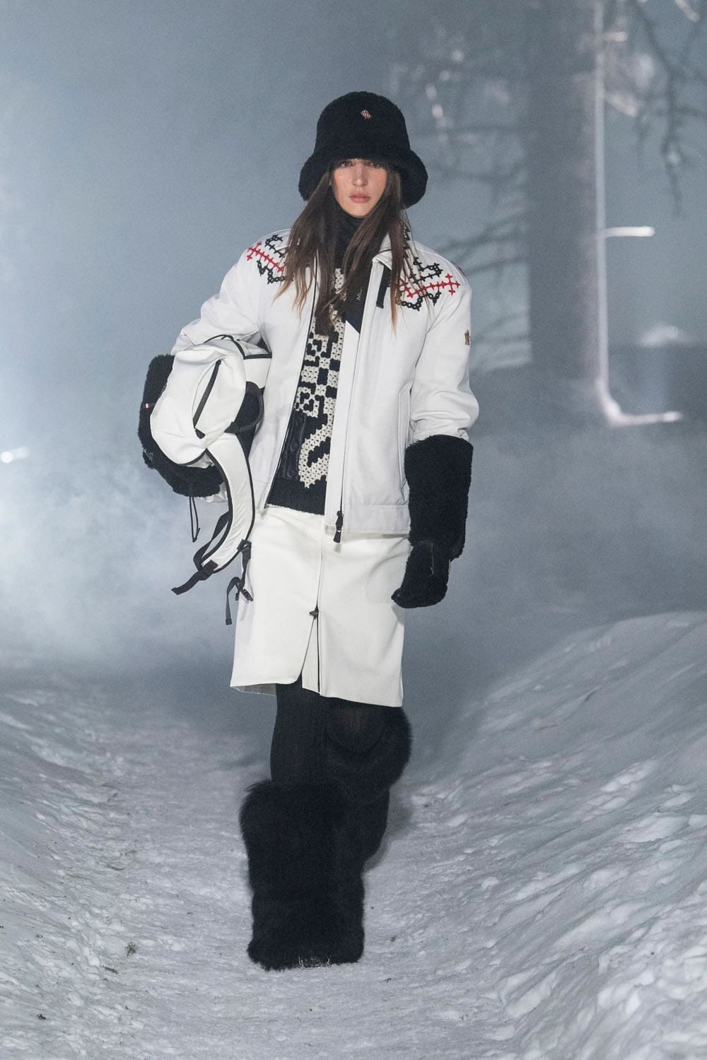 Moncler Grenoble Fall Winter 2024 2025 Runway Magazine (45)