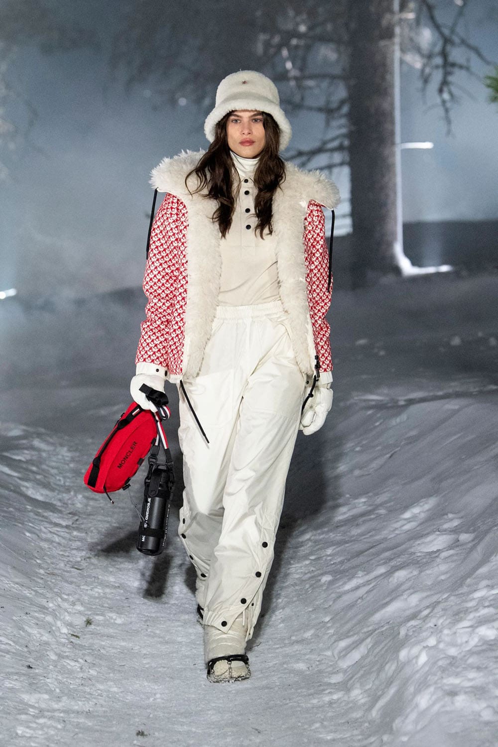 Moncler Grenoble Fall Winter 2024 2025 Runway Magazine (57)