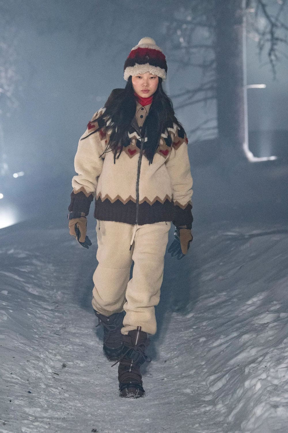Moncler Grenoble Fall Winter 2024 2025 Runway Magazine (71)