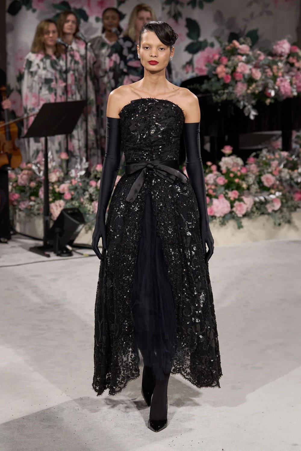 Richard Quinn Fall Winter 2024 2025 Runway Magazine (14)
