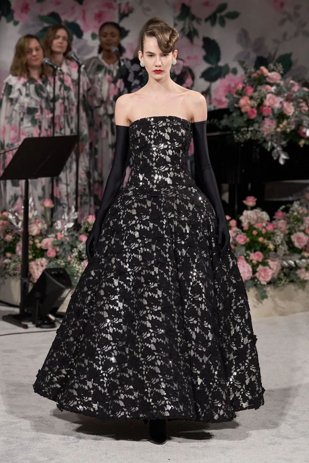 Richard Quinn Fall Winter 2024 2025 Runway Magazine (15)
