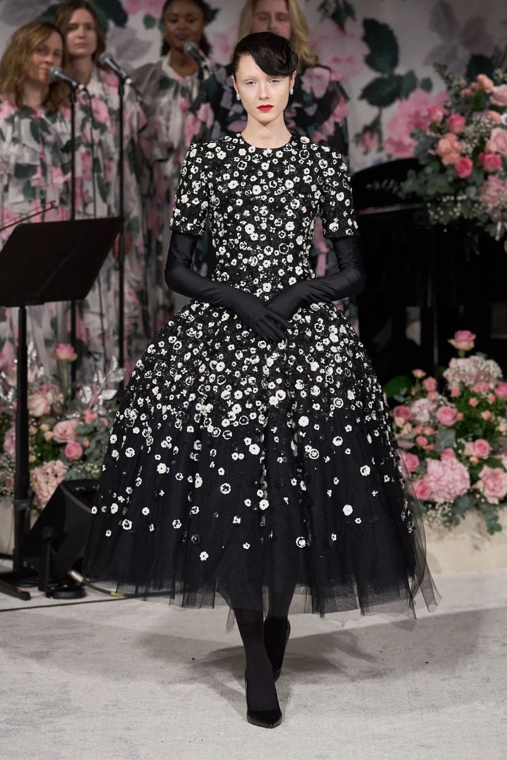 Richard Quinn Fall Winter 2024 2025 Runway Magazine (16)