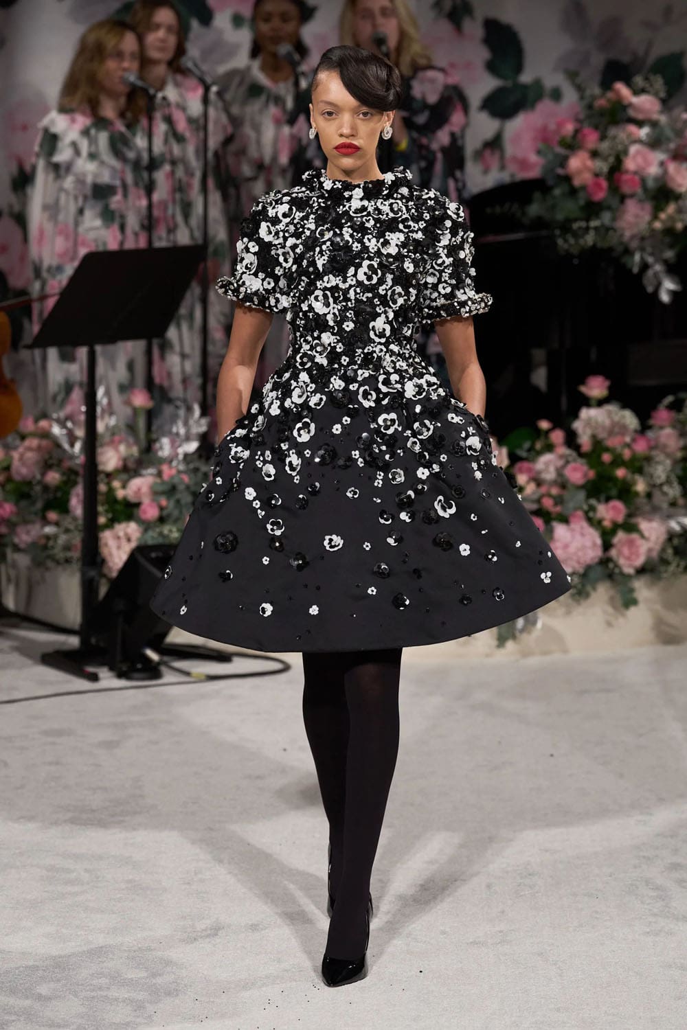 Richard Quinn Fall Winter 2024 2025 Runway Magazine (17)