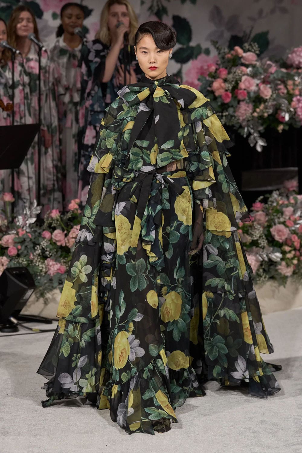 Richard Quinn Fall Winter 2024 2025 Runway Magazine (26)