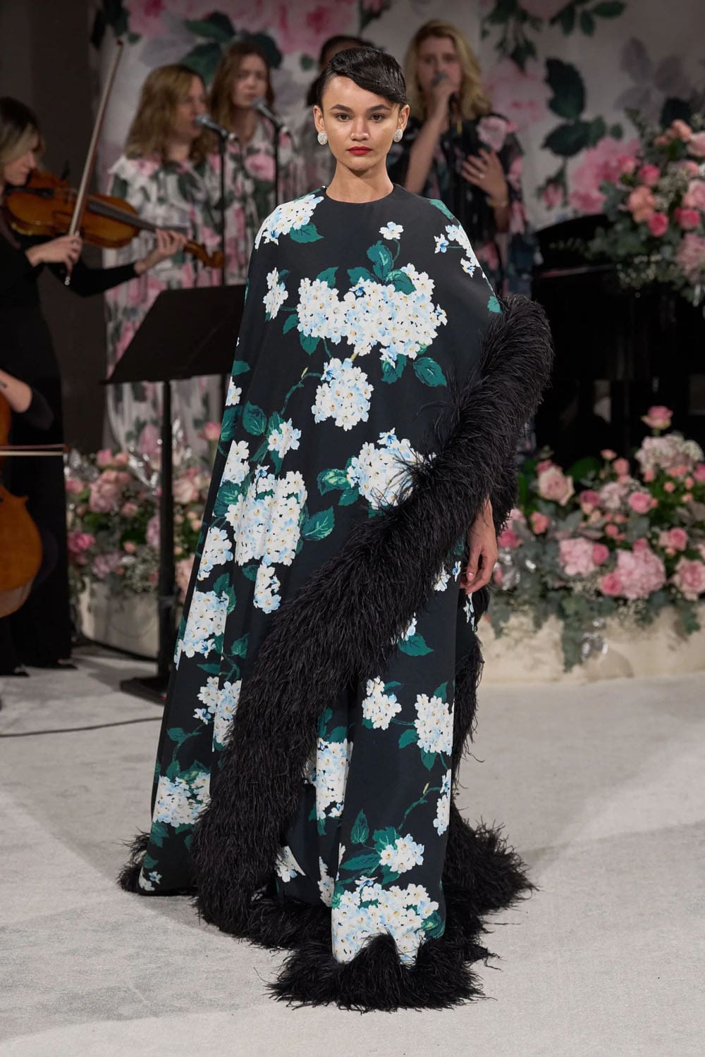 Richard Quinn Fall Winter 2024 2025 Runway Magazine (28)