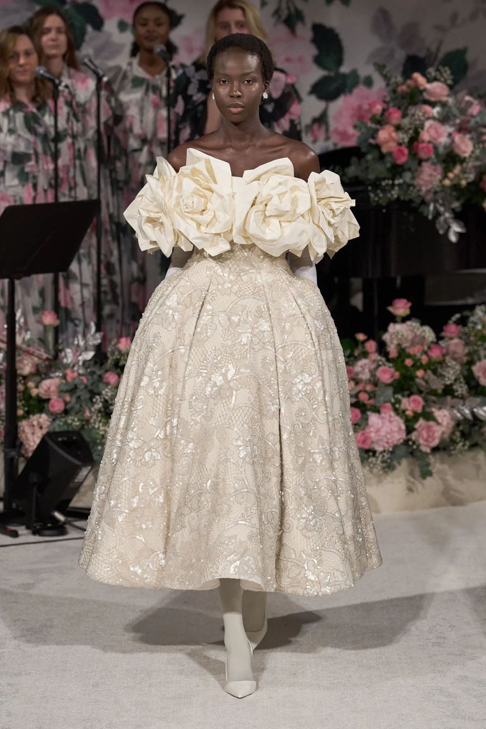 Richard Quinn Fall Winter 2024 2025 Runway Magazine (32)