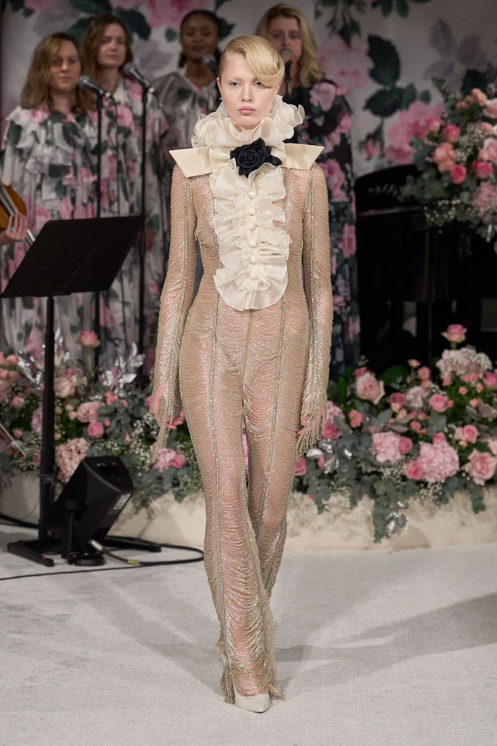Richard Quinn Fall Winter 2024 2025 Runway Magazine (34)
