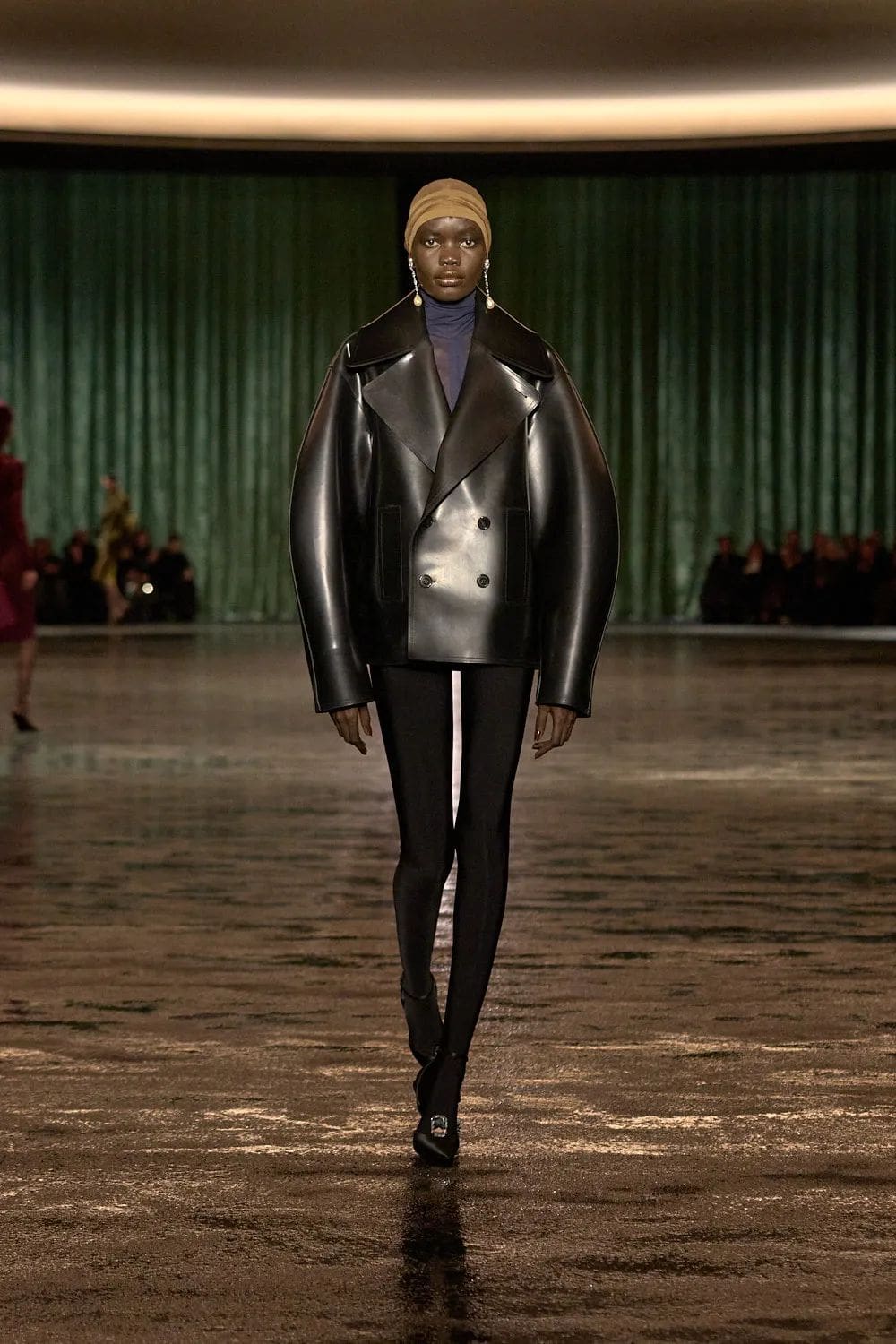 Saint Laurent Fall Winter 2024 2025 Runway Magazine (10)
