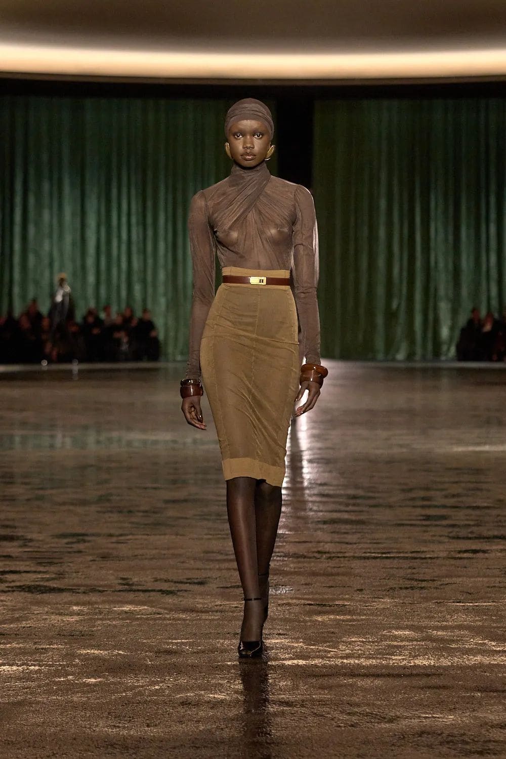 Saint Laurent Fall Winter 2024 2025 Runway Magazine (15)
