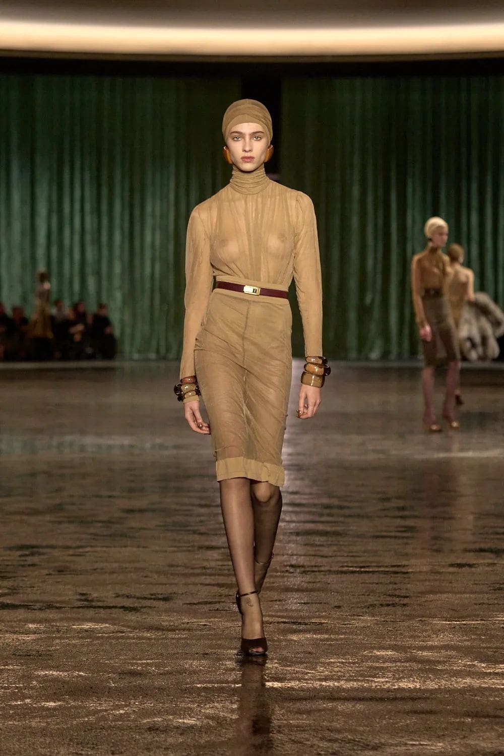 Saint Laurent Fall Winter 2024 2025 Runway Magazine (30)