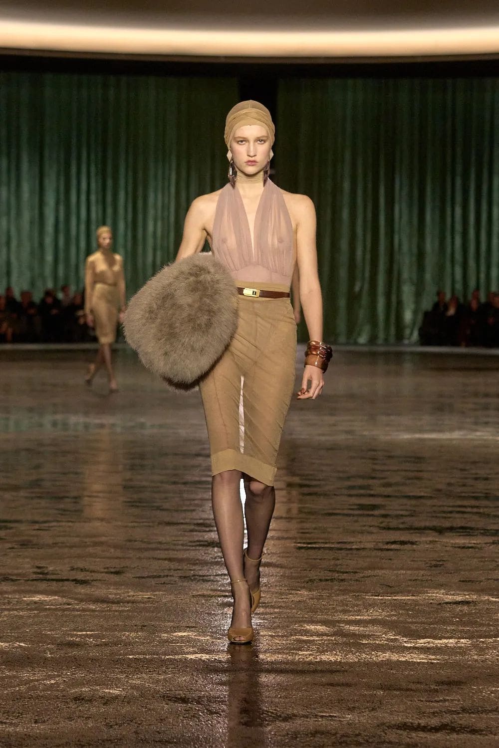 Saint Laurent Fall Winter 2024 2025 Runway Magazine (36)