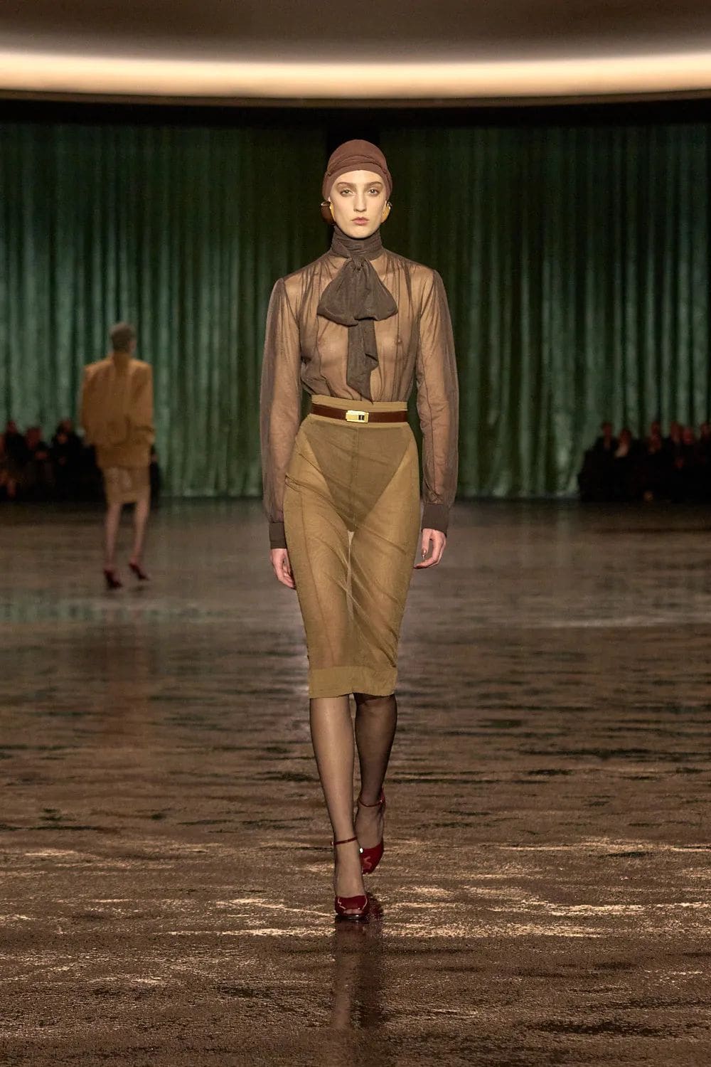 Saint Laurent Fall Winter 2024 2025 Runway Magazine (4)