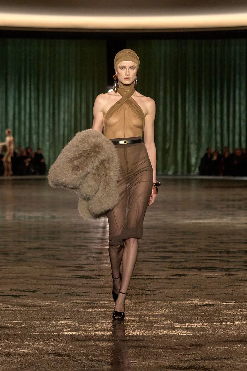 Saint Laurent Fall Winter 2024 2025 Runway Magazine (41)