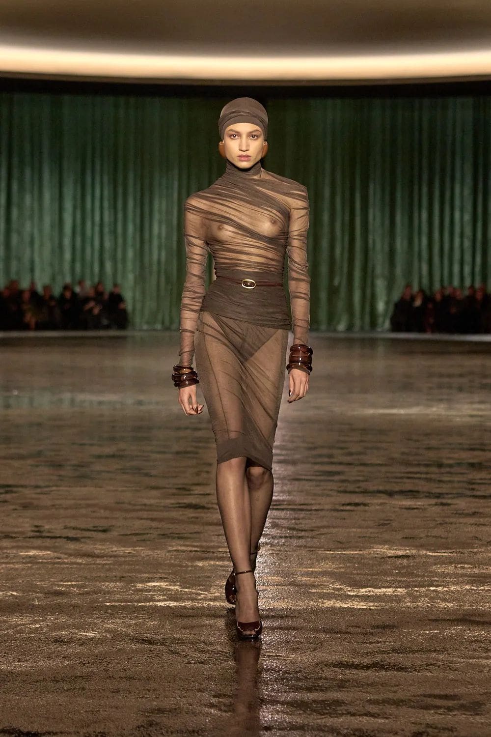 Saint Laurent Fall Winter 2024 2025 Runway Magazine (45)