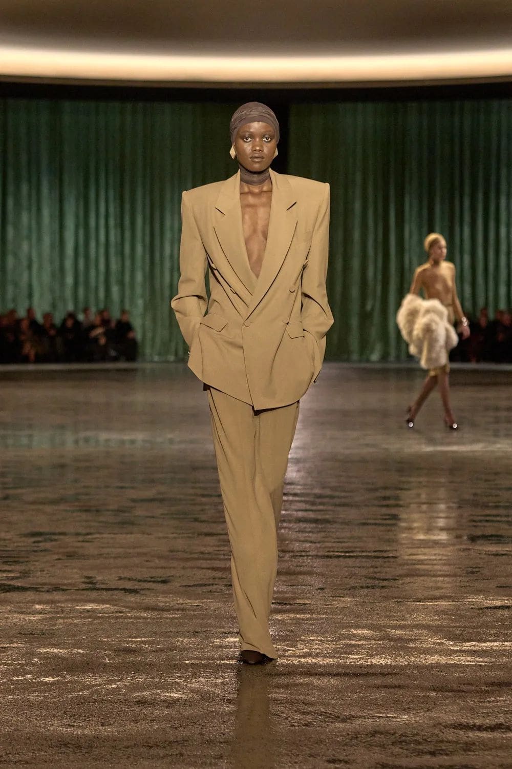 Saint Laurent Fall Winter 2024 2025 Runway Magazine (47)