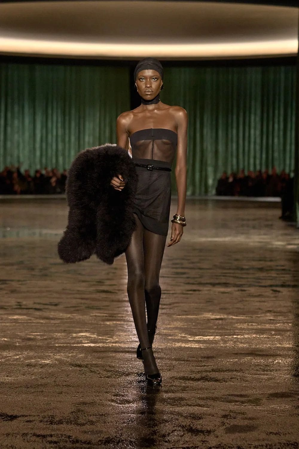 Saint Laurent Fall Winter 2024 2025 Runway Magazine (48)