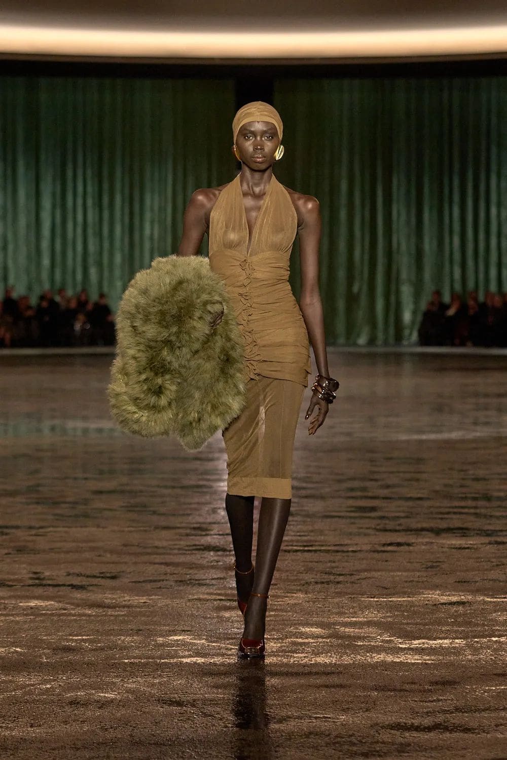 Saint Laurent Fall Winter 2024 2025 Runway Magazine (7)