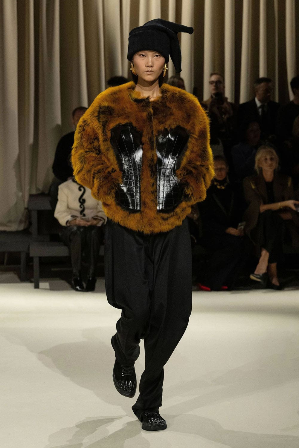 Chute de Schiaparelli 2024 2025 Runway Magazine (23)