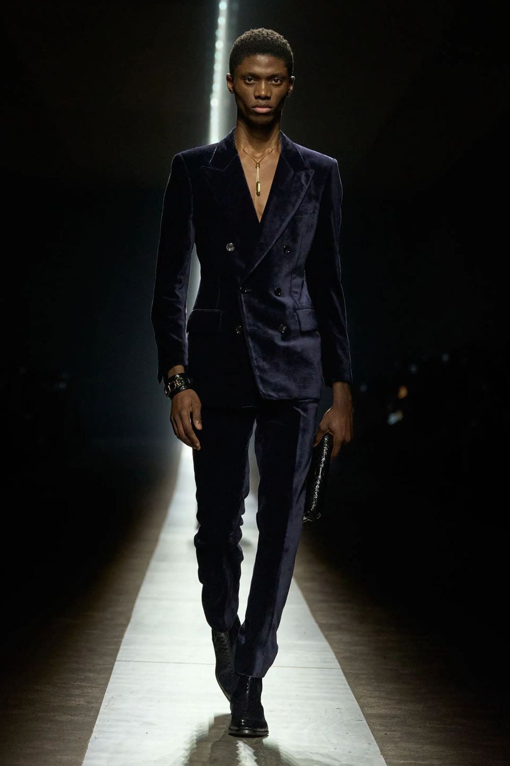 Tom Ford Fall Winter 2024 25 Runway Magazine (48)