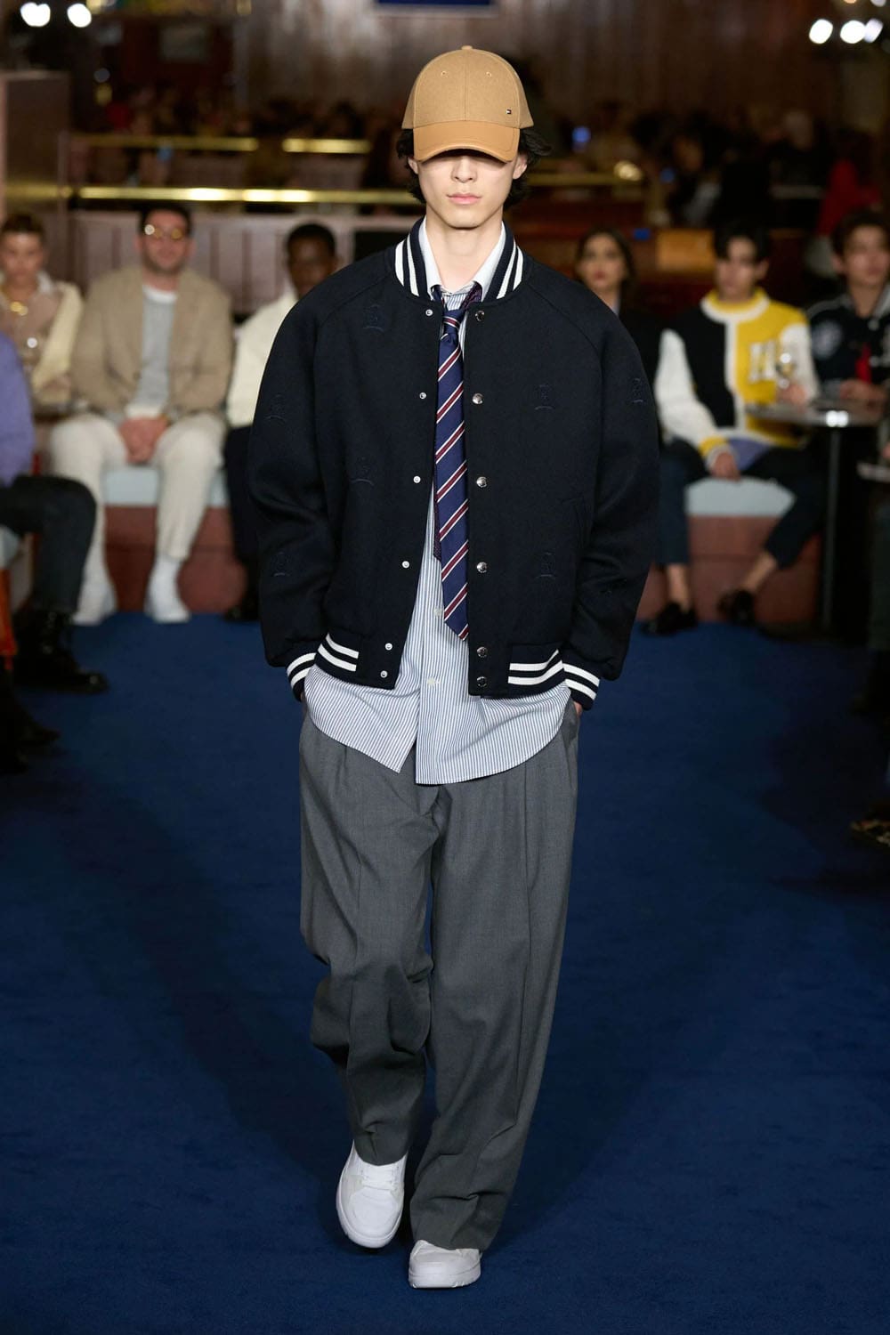 Tommy Hilfiger Fall Winter 2024 2025 Runway Magazine (12)