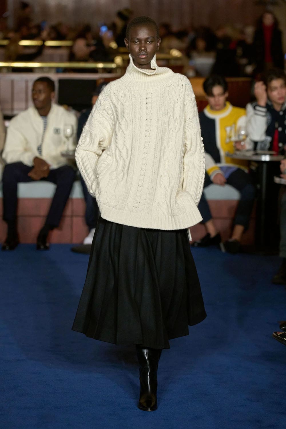 Tommy Hilfiger Fall Winter 2024 2025 Runway Magazine (35)