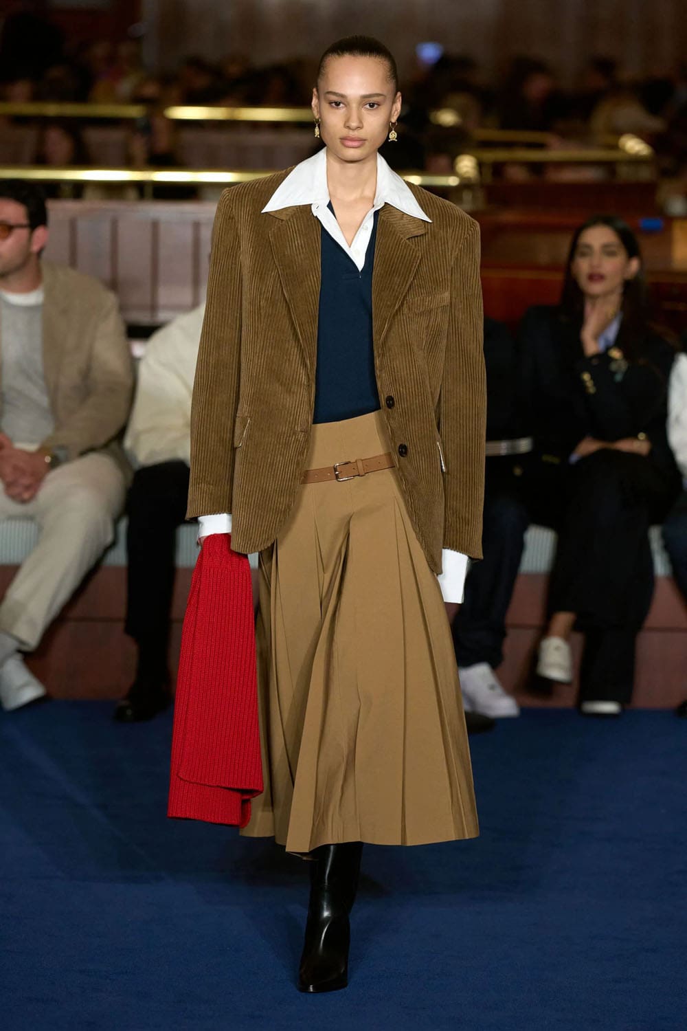 Tommy Hilfiger Fall Winter 2024 2025 Runway Magazine (36)