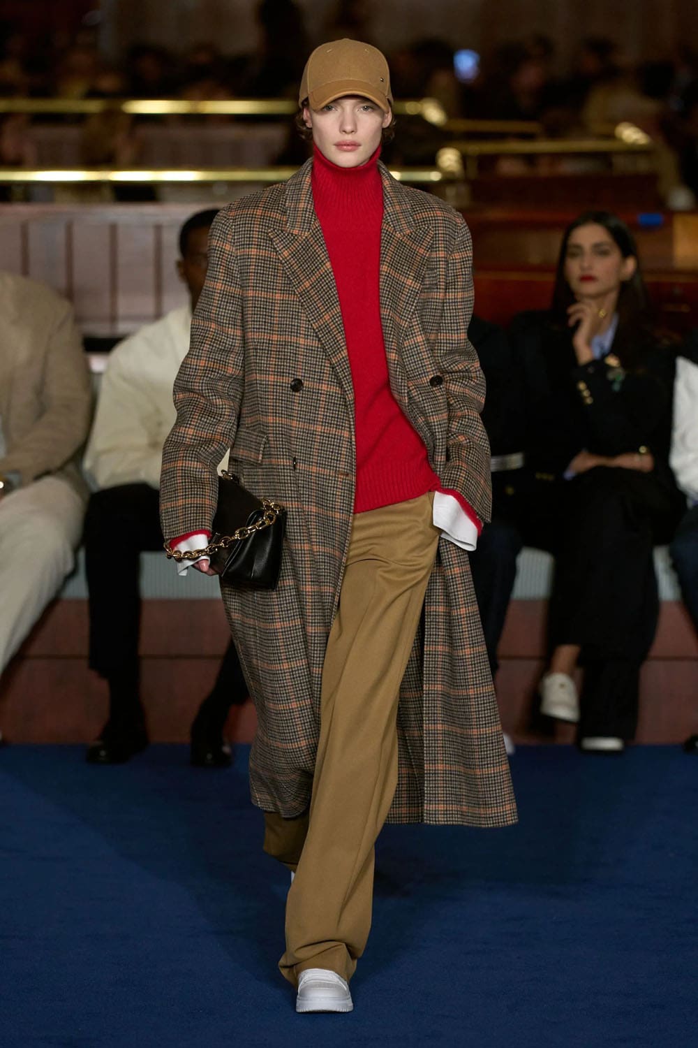 Tommy Hilfiger Fall Winter 2024 2025 Runway Magazine (42)