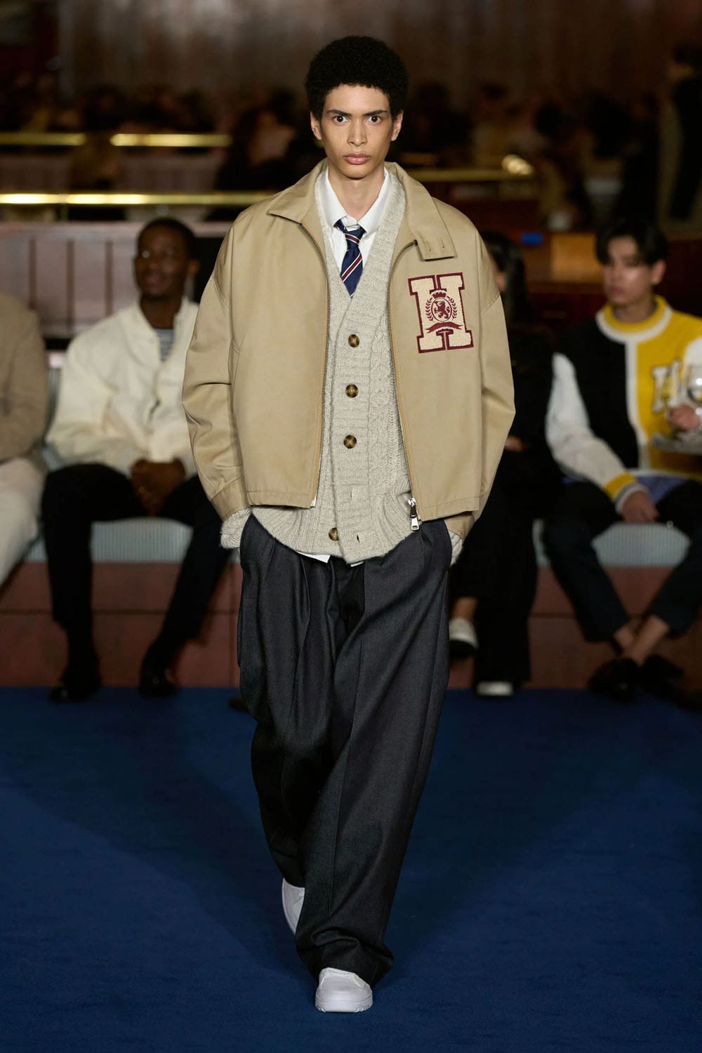 Tommy Hilfiger Fall Winter 2024 2025 Runway Magazine (58)