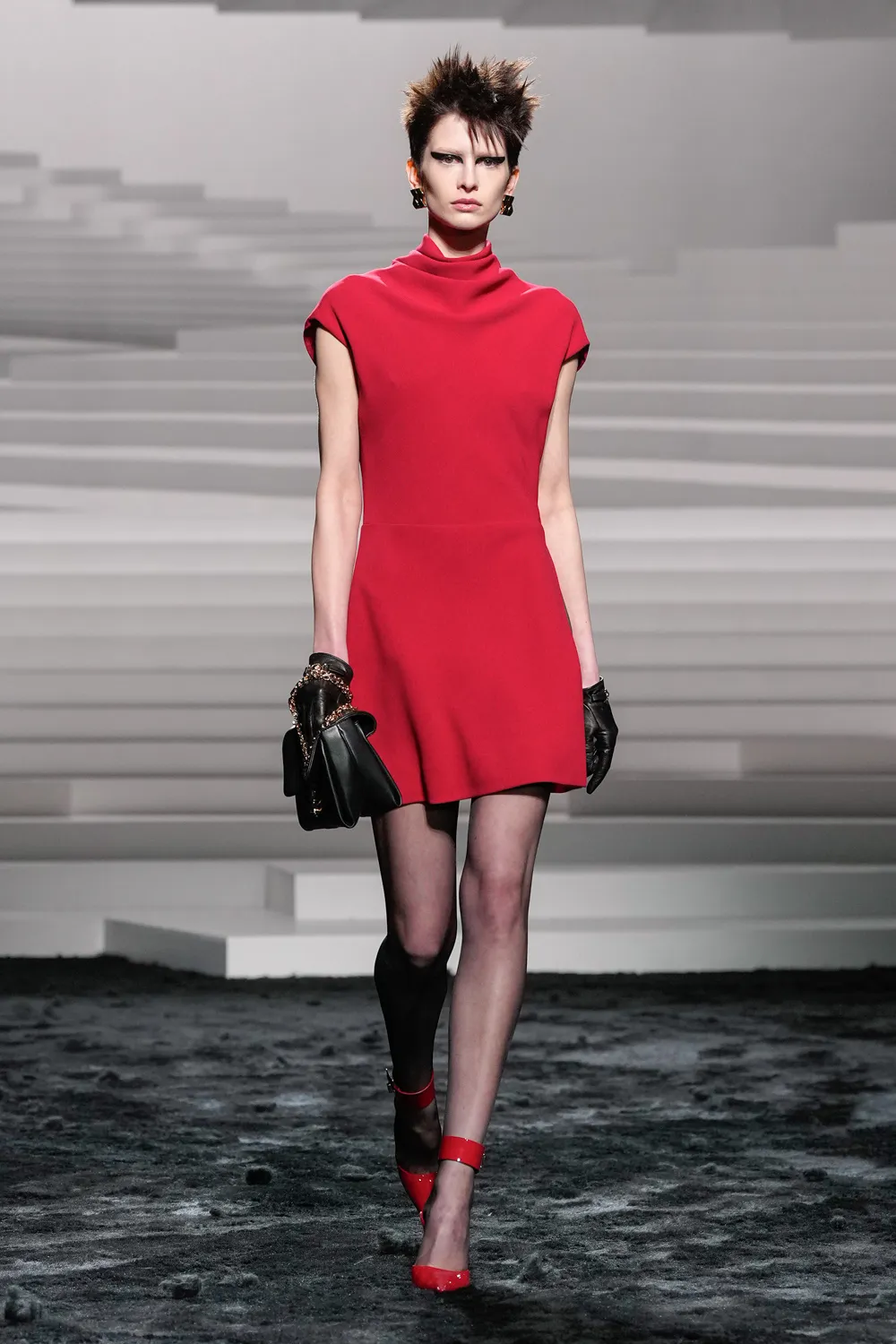 Versace Automne Hiver 2024 2025 Runway Magazine (10)