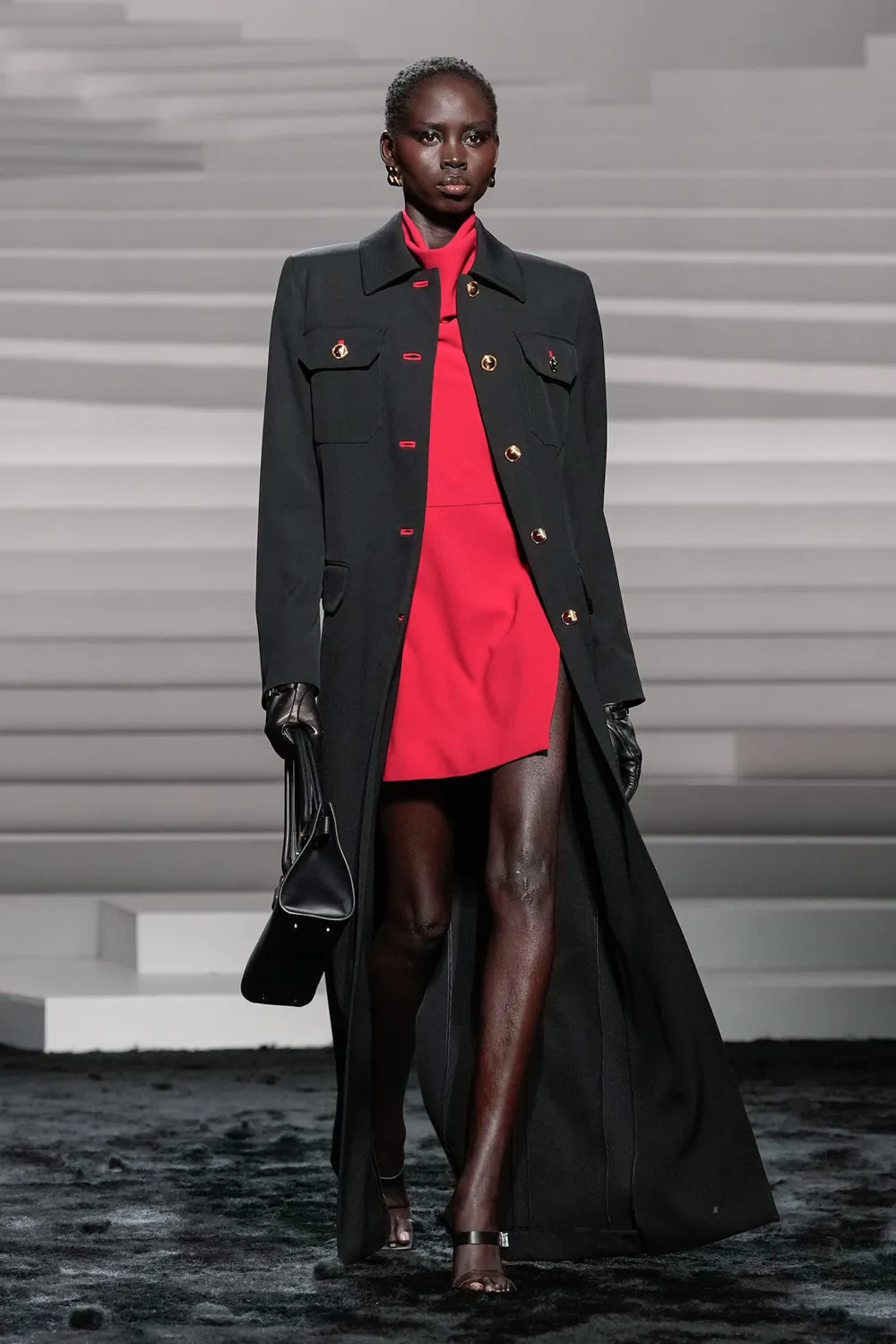 Versace Automne Hiver 2024 2025 Runway Magazine (11)