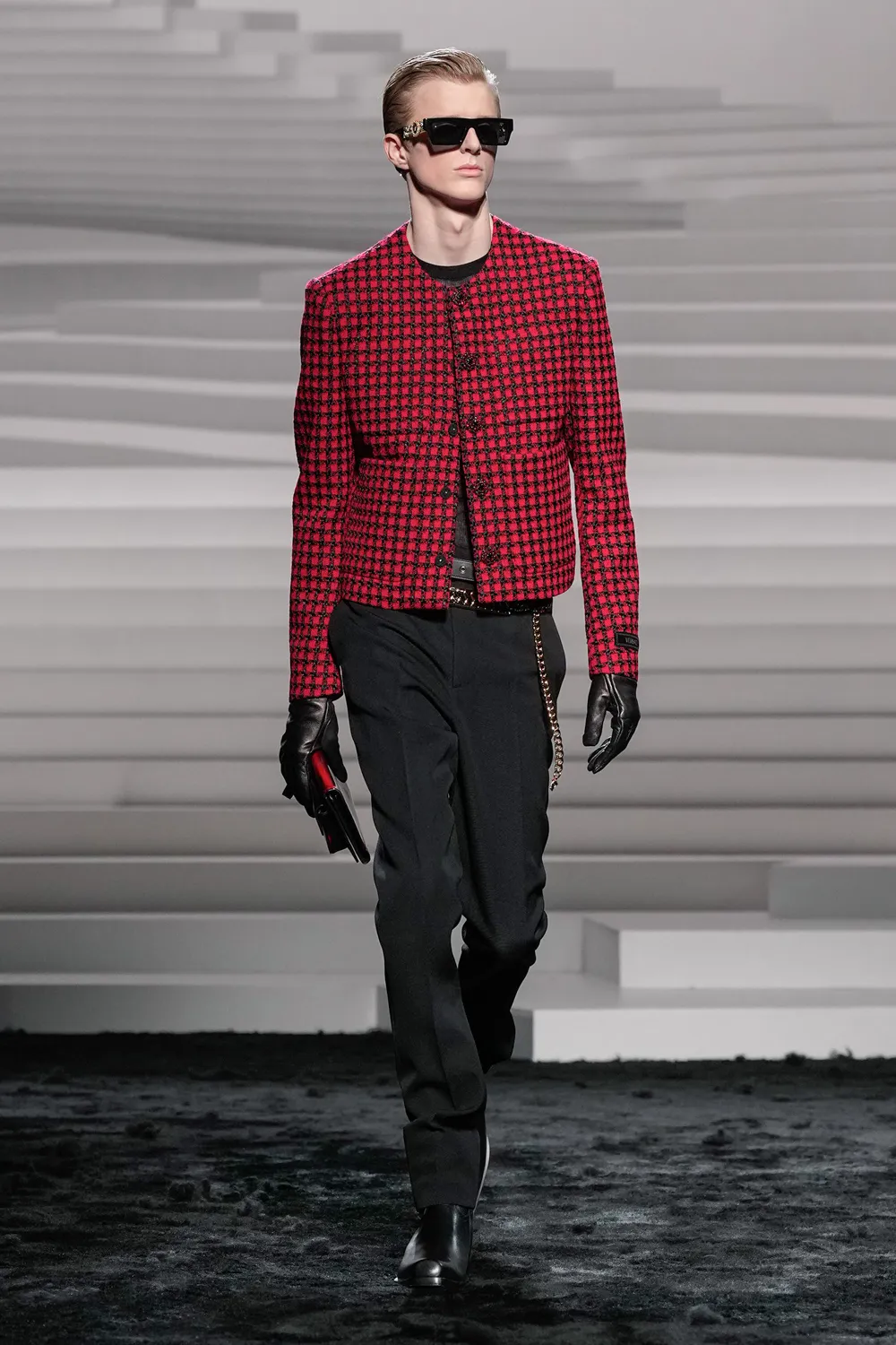 Versace Automne Hiver 2024 2025 Runway Magazine (18)