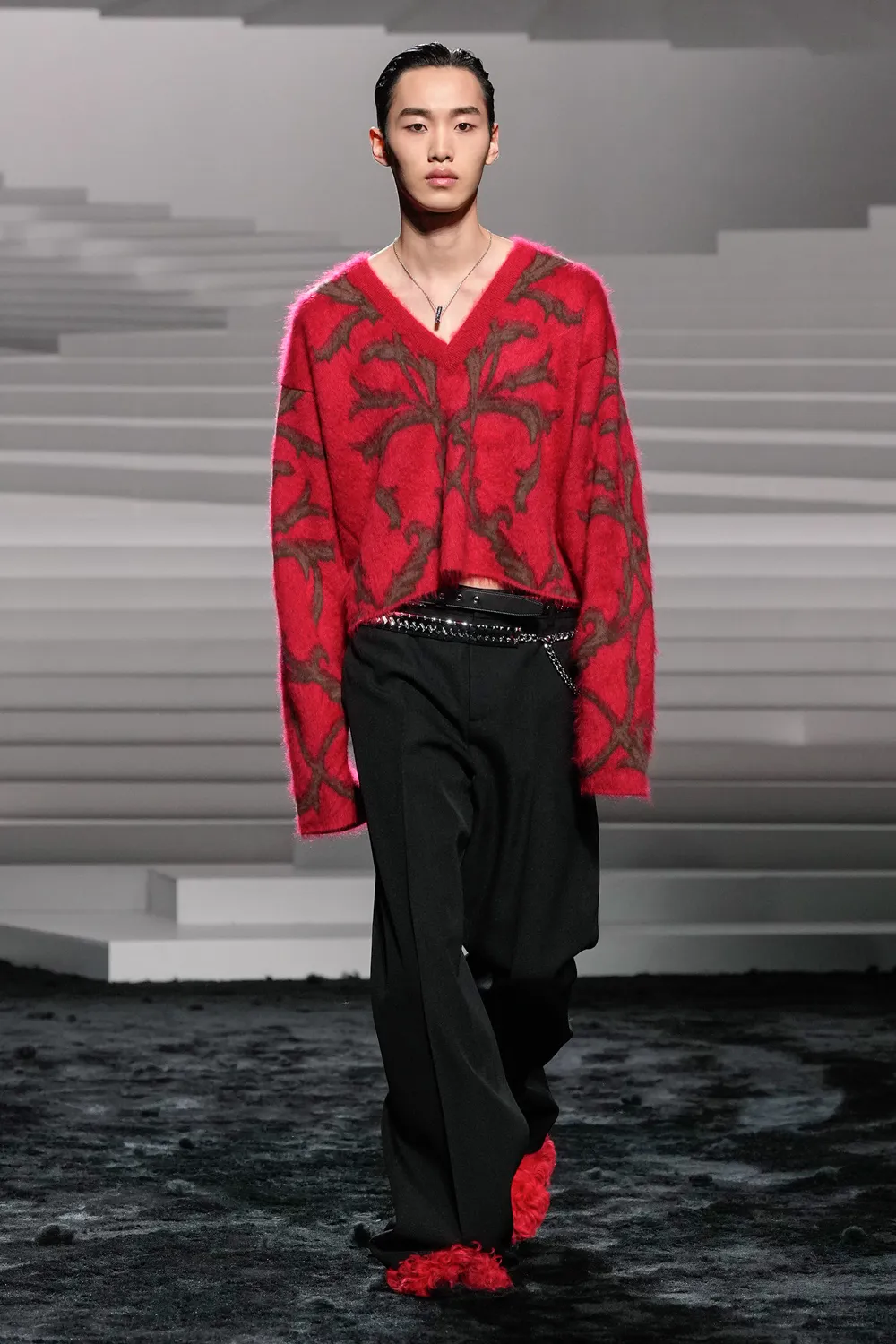 Versace Automne Hiver 2024 2025 Runway Magazine (23)