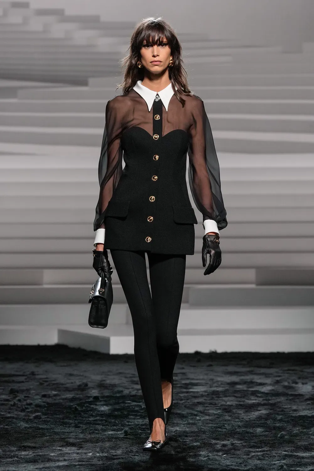 Versace Automne Hiver 2024 2025 Runway Magazine (51)