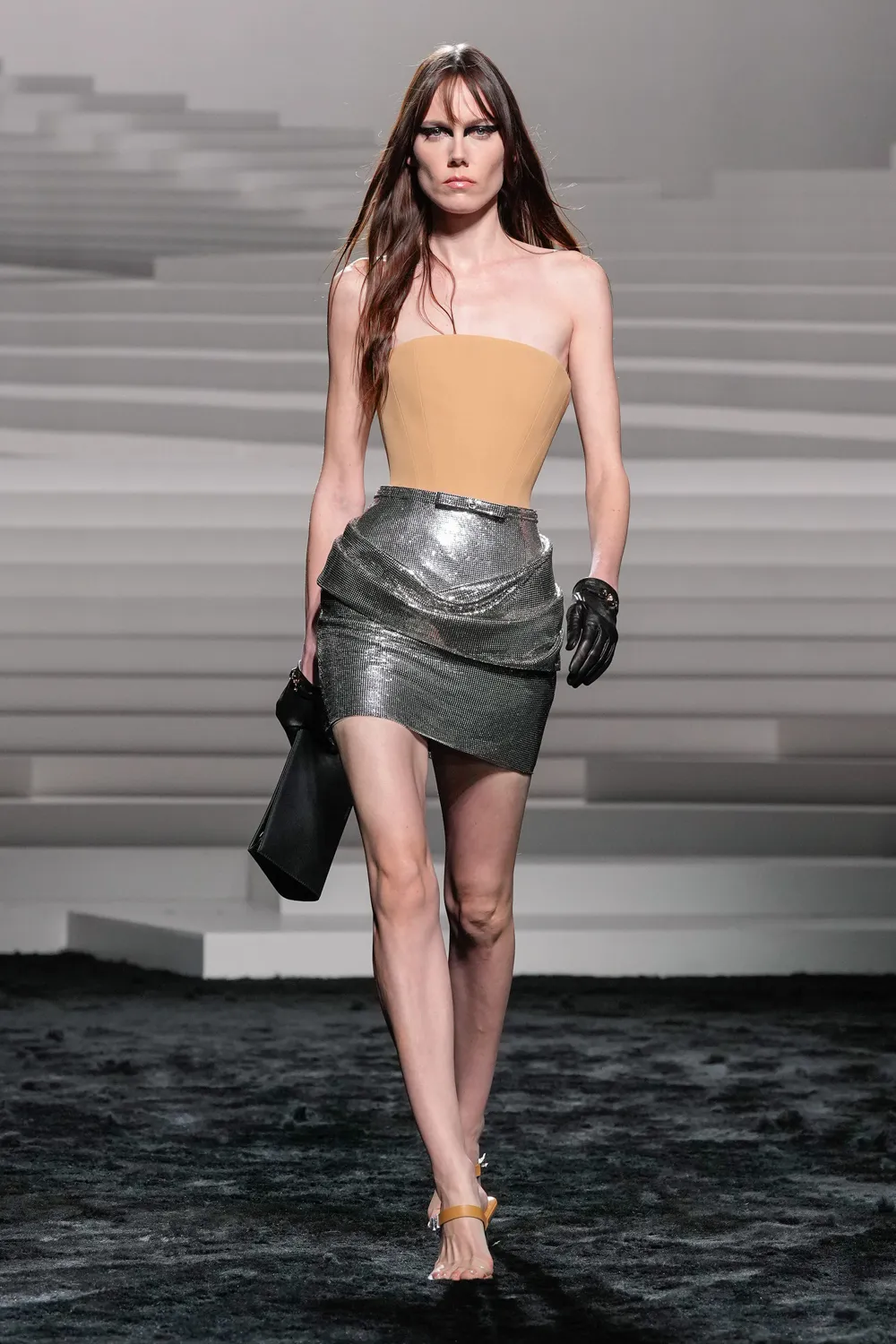Versace Automne Hiver 2024 2025 Runway Magazine (68)