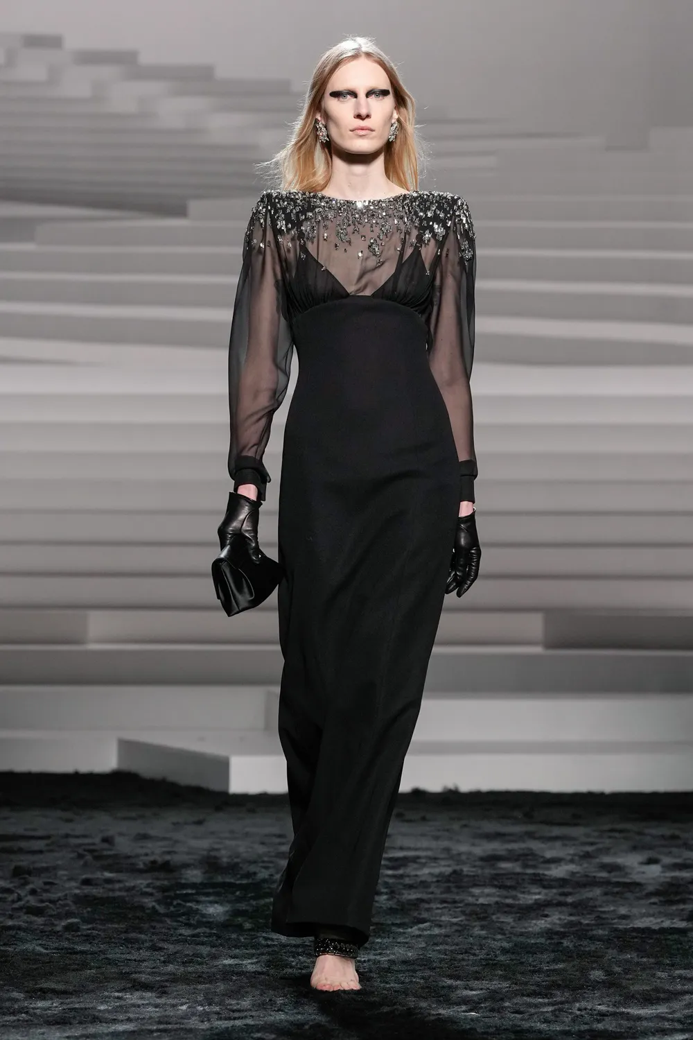 Versace Automne Hiver 2024 2025 Runway Magazine (72)